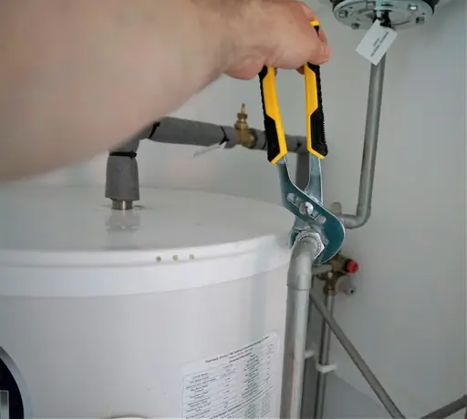 Wasser In Der Heizung Nachfüllen – Anleitung – Heizungsdruck Prüfen und Die Anlage Richtig Befüllen