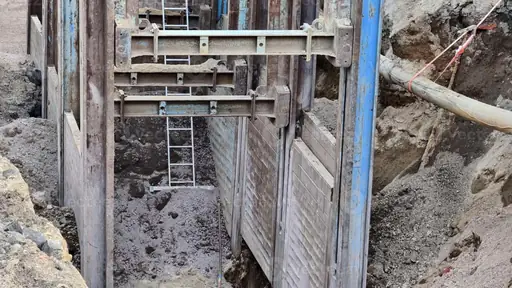 Wie tief muss ein Zaunpfosten in die Erde? Welche Einbautiefe Zaunpfosten für einen stabilen und langlebigen Zaun benötigen
